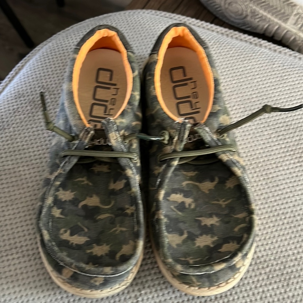 Boys dino/camo hey dudes